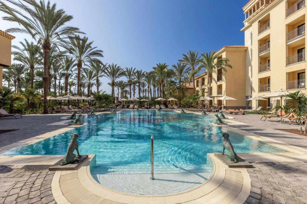 Lopesan Costa Meloneras Resort & Spa المظهر الخارجي الصورة The pool at the Royal Mirage
