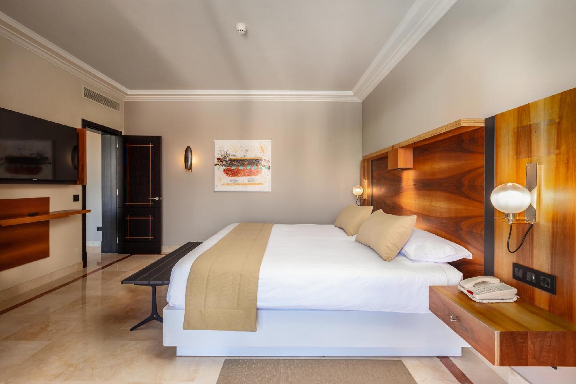 Lopesan Costa Meloneras Resort & Spa الغرفة الصورة A bedroom at the hotel